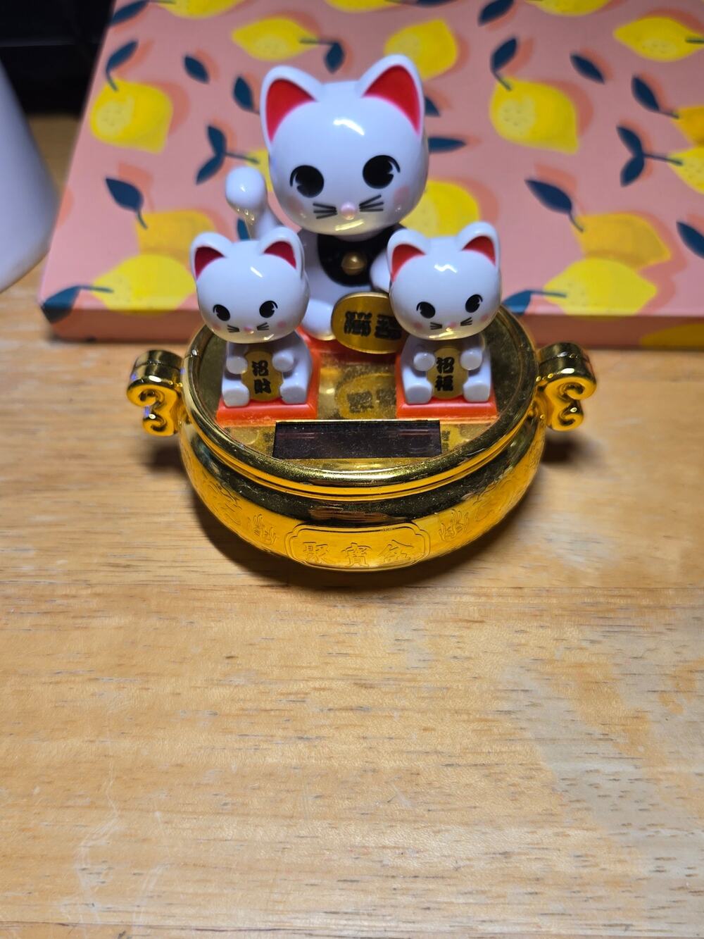 Vintage Solar-Powered Triple ucky cat (maneki-neko) family figurine